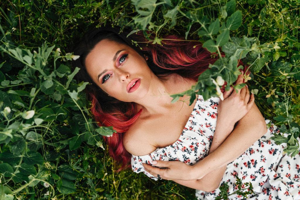 Anastasiya B | Field