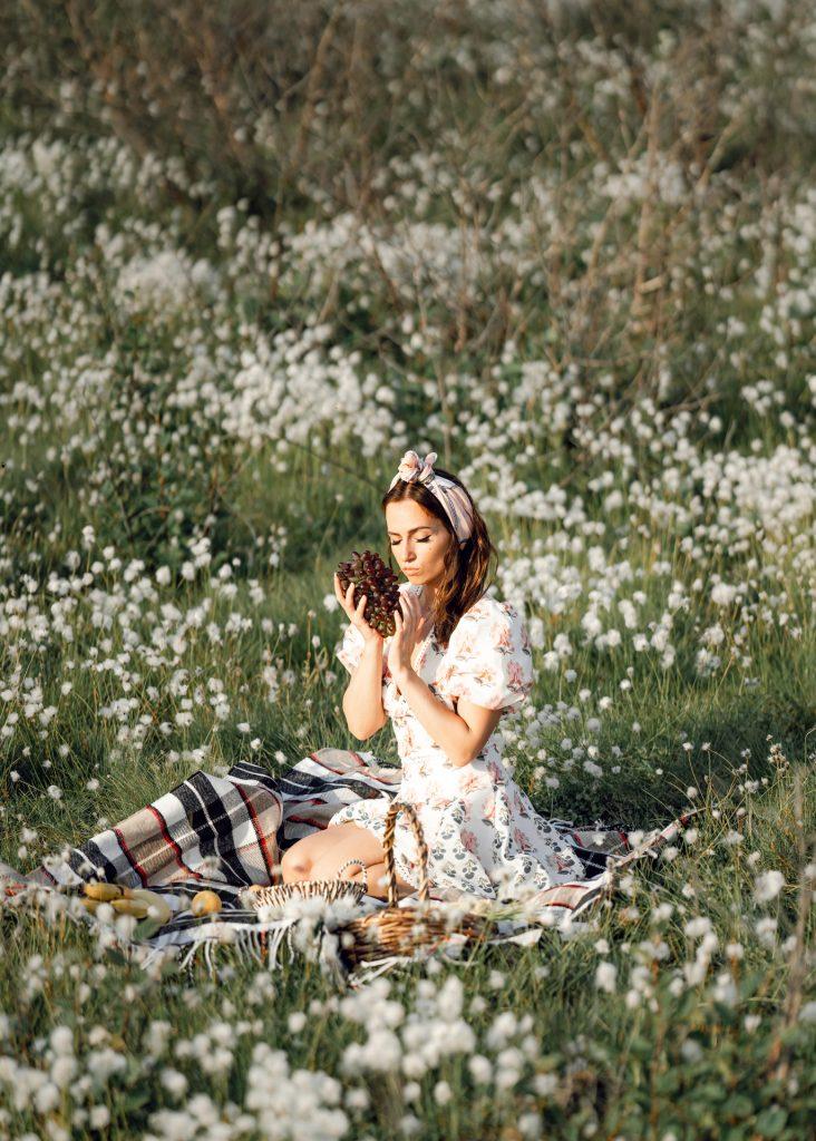 Victoria Tatiana White Field