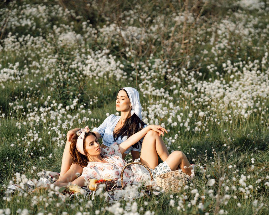 Victoria Tatiana White Field