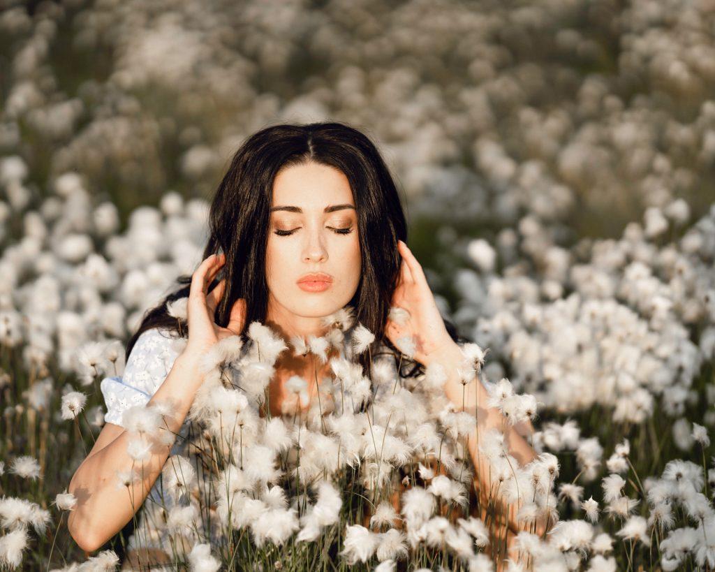 Victoria Tatiana White Field