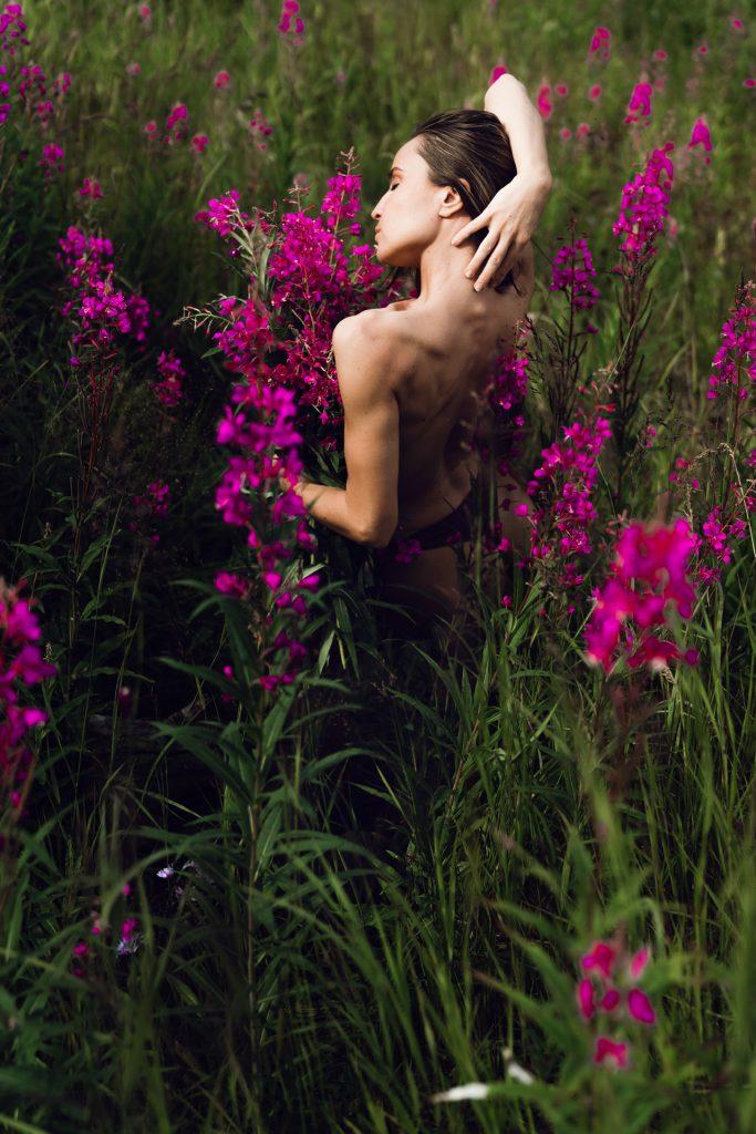 Anastasia Flower mood