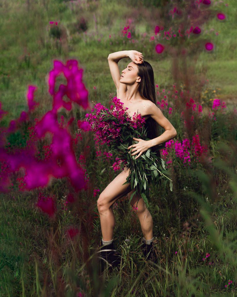 Anastasia Flower mood