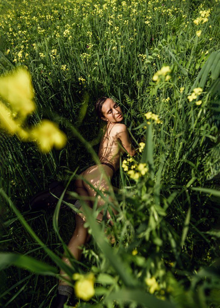 Anastasia Flower mood